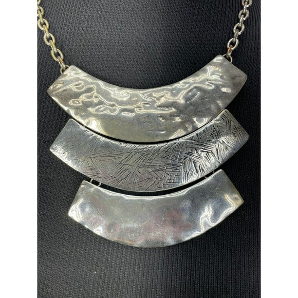 Marrakesh Soleil Like Silver Hammered Layered Metal Fashion Necklace - Picture 4 of 7